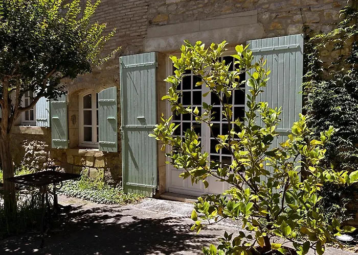 Δωμάτια σε οικογενειακή κατοικία Magnan