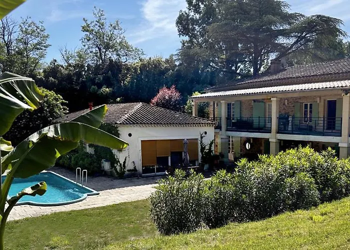 Δωμάτια σε οικογενειακή κατοικία Magnan *